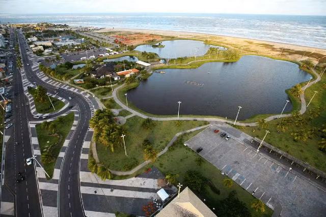 Homem morre afogado em lago da Orla da Atalaia, em Aracaju