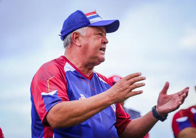 Roberto Cavalo deixa o comando técnico do Itabaiana