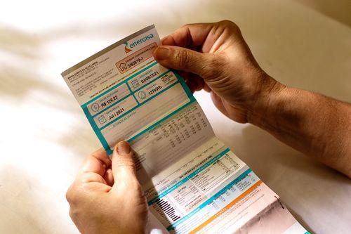 Conta de luz ficará mais barata em dezembro com bandeira amarela