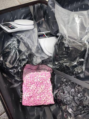 Homem é flagrado com mil comprimidos de ecstasy em Aracaju