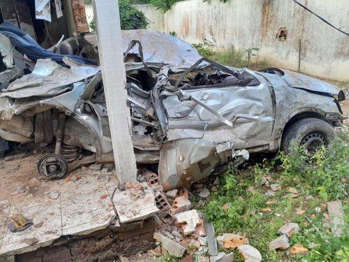 Batida de carro deixa três sergipanos mortos na Bahia