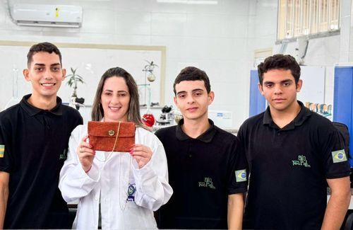 Estudantes de Sergipe criam couro biodegradável e são finalistas na Expo Milset Brasil