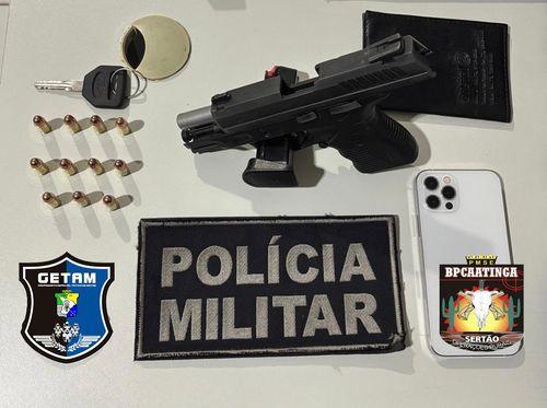 Homem é flagrado com arma de fogo durante ação do Getam e BPCAatinga em Campo do Brito