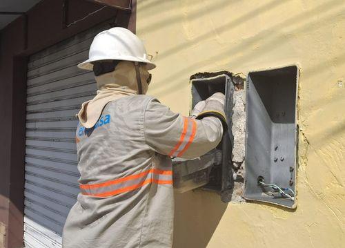Entenda por que o furto de energia pode deixar sua conta mais cara