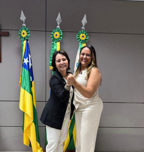 Elaine Oliveira assume comando da Sermulher, nova secretaria voltada às políticas para mulheres

