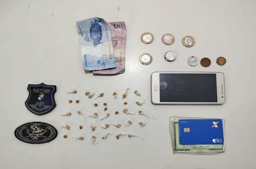 Mulher é presa por suspeita de tráfico de drogas durante operação policial em Lagarto