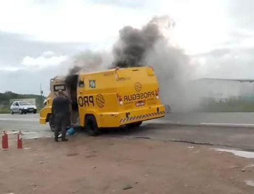 Itabaiana: Carro forte pega fogo na BR 235