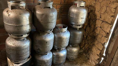 Capela: Polícia apreende drogas e botijões armazenados de maneira irregular