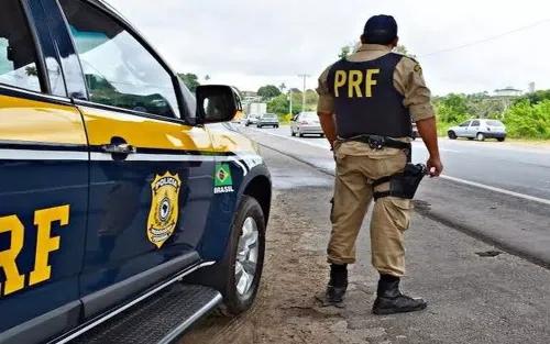 Acidente na BR-101: Caminhão carregado de cerveja tomba em Santa Luzia do Itanhy